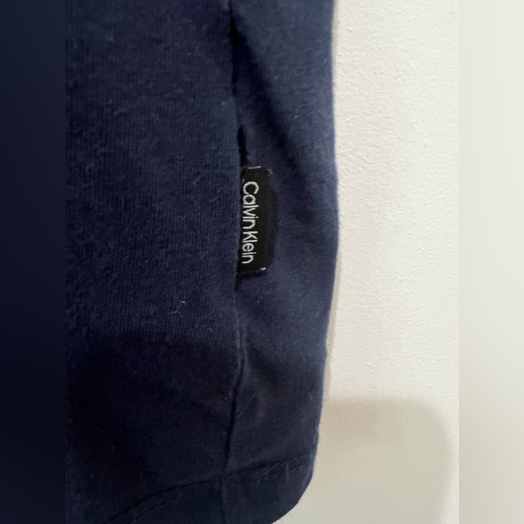 Calvin Klein Liquid Touch TShirt - Picture 3 of 8
